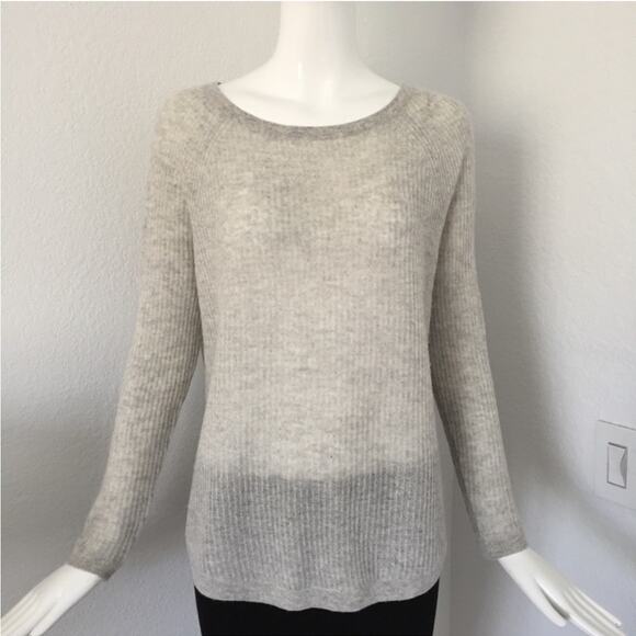 Vince 100% Cashmere Gray Raglan Knit Crew Neck Sweater Size Small - Picture 1 of 7